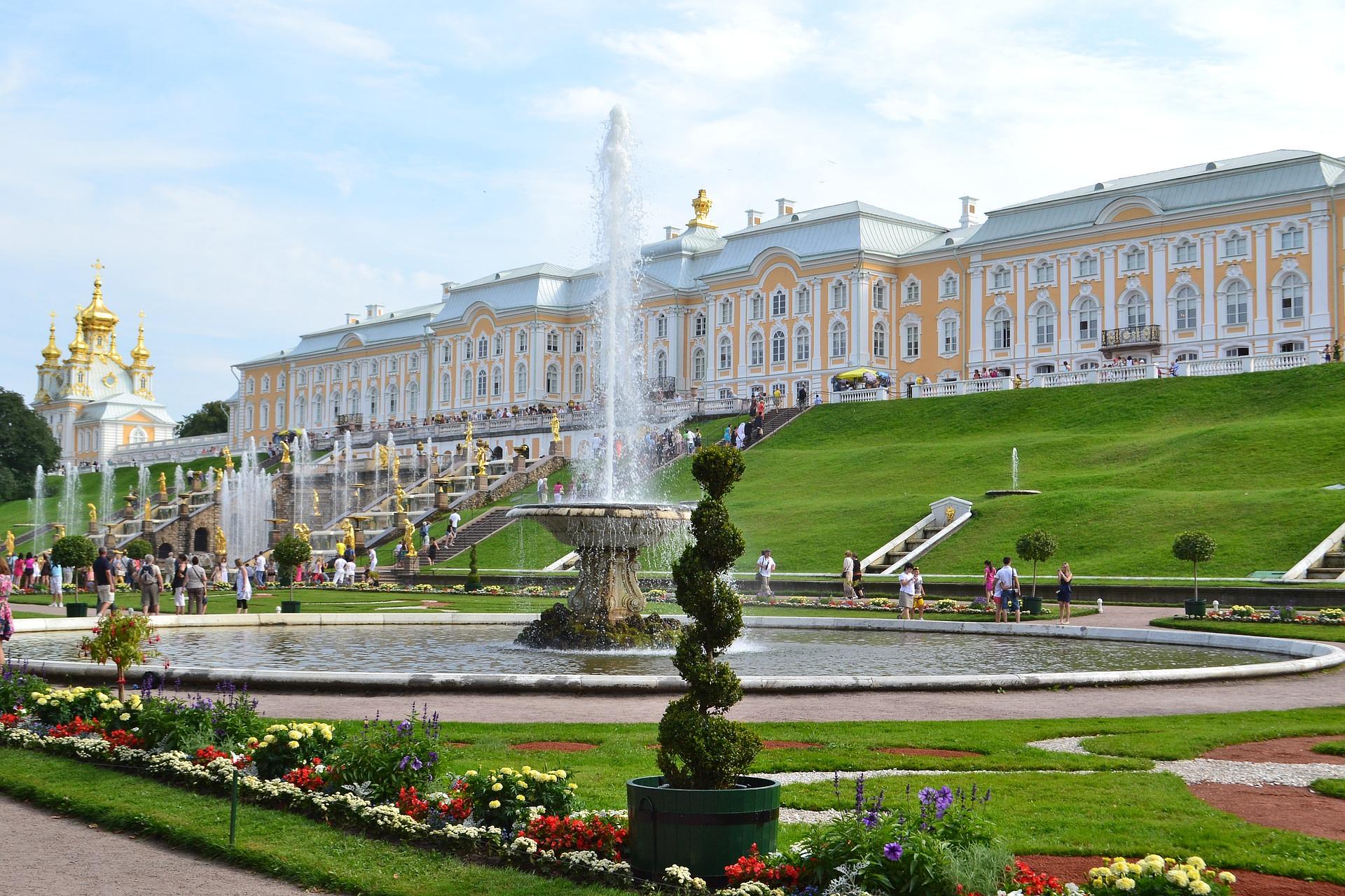 Индивидуальная экскурсия в Кронштадт и Петергоф (Нижний парк) из Санкт-Петербурга