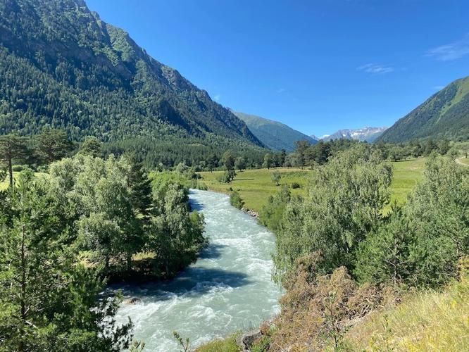 Каждый поворот — не дорога, а дверь в другой мир. И все они — настоящие