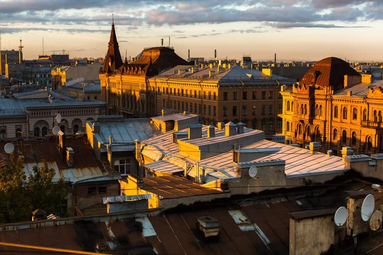 Петербург сквозь века: история и искусство