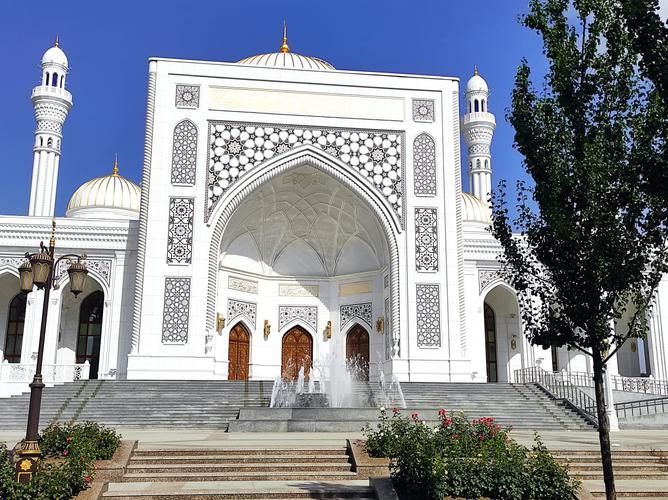 Новогодние чудеса Кавказа: русская зима в атмосфере Кавказа