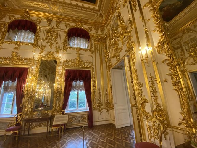 Новогоднее путешествие по следам Романовых: дворцы, сады и тайны 6 дней