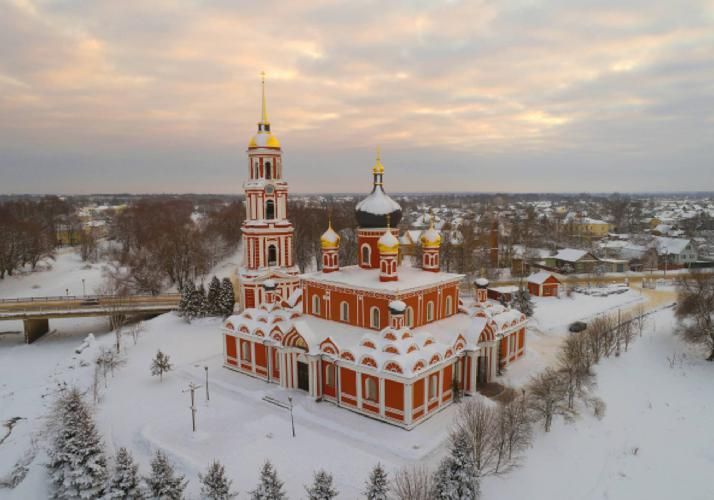 Зимняя сказка в Новгороде: огни, традиции и история
