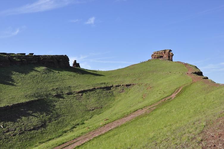 Край, где огонь и лёд танцуют в вечном диалоге