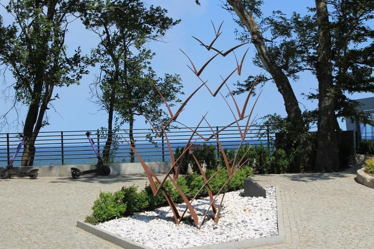 Исторические Глубины: Замки, Море и Тайны