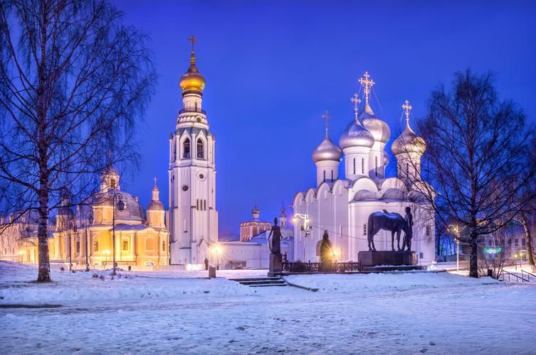 Светлый праздник в лицах и традициях